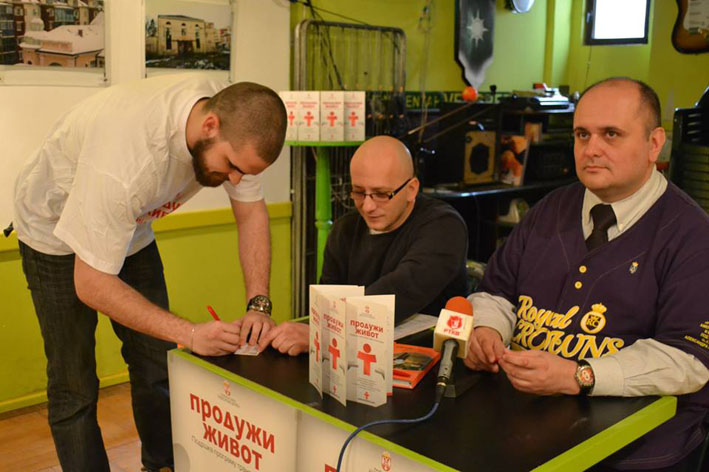 KRALJEVSKE KRUNE  PRODUZI ZIVOT