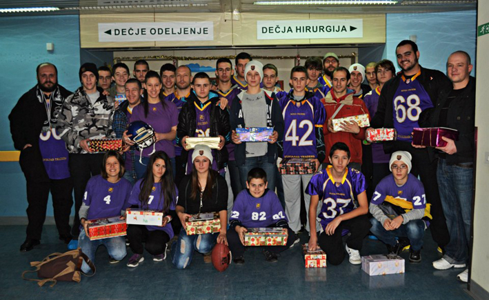 Kraljevske Krune darovale bolesnu decu za Bozic