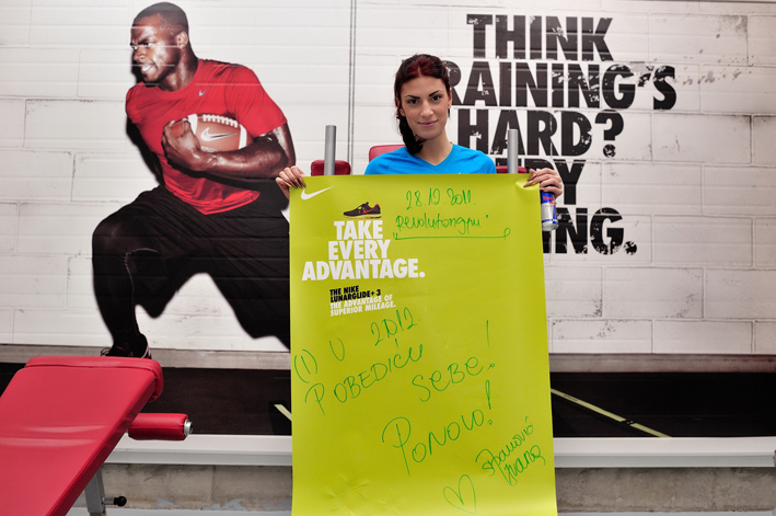 Ivana Spanovic pokazuje novogodisnju zelju