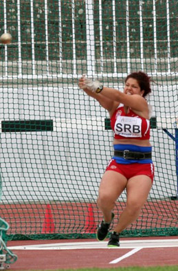 Sara_savatovic_kladivo