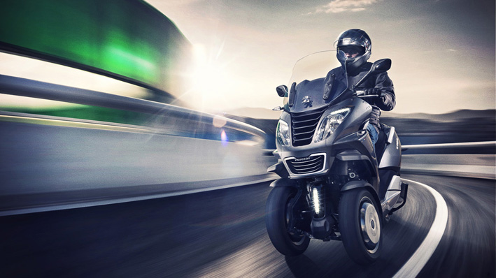 Peugeot-metropolis-scooters-06