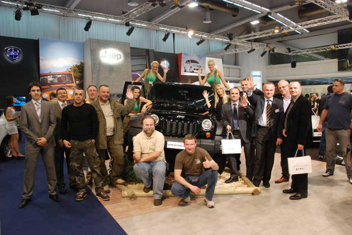 Clanovi_Jeep_Kluba_Srbija_na_standu _FAS-a