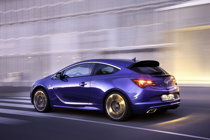 Opel_Astra_OPC