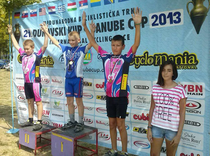 DK POLETARCI u Erdeviku