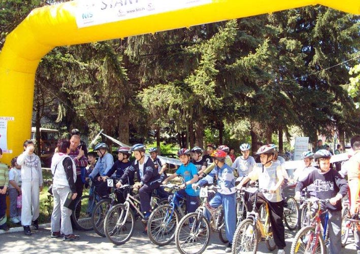 GUZVA NA STARTU DETALJ SA TRKE DJAKA