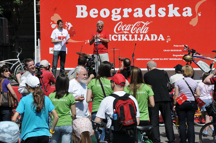 Okupljanje_biciklista_na_Trgu_Republike_2011