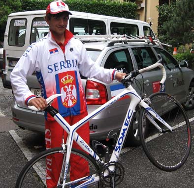 SADA JE PRAZNIH RUKU ESAD HASANOVIC