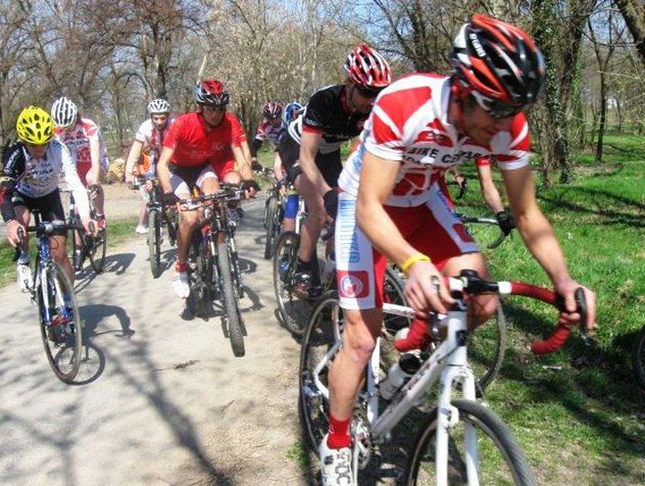 maric_u_pozadini_mitic