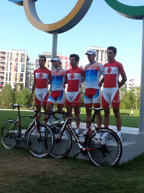 stevic_i_kasa_sa_turcima_ispod_pet_krugova