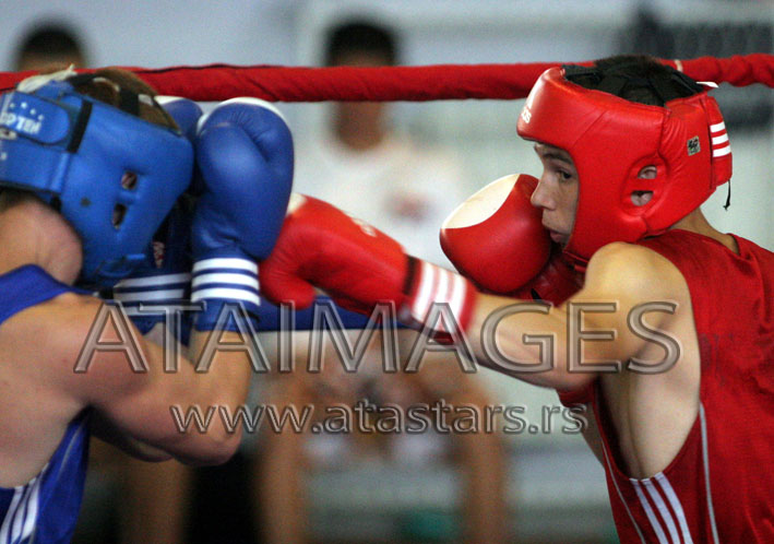 VANJA_BACIC_ZABALJ_30_VOJ_RUKAVICA