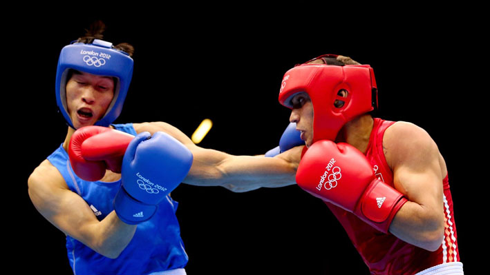 Vasyl Lomachenko battles Han Soonchul of Korea