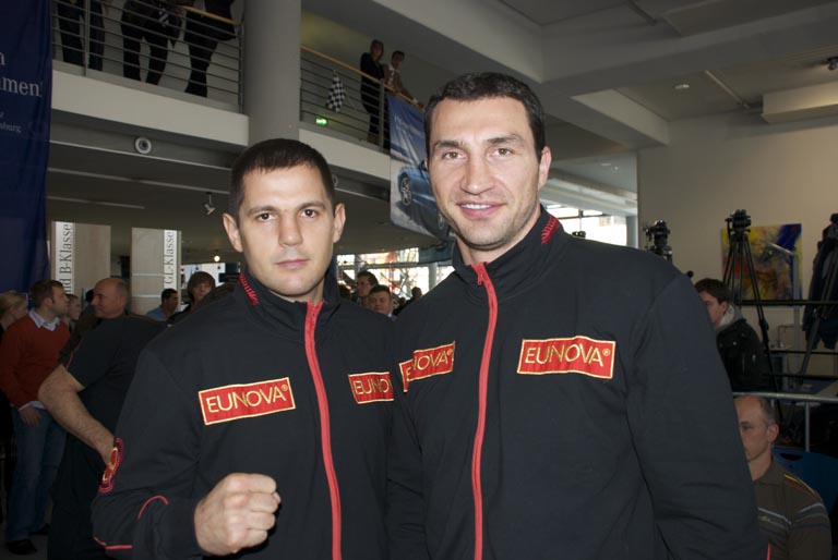 borovcanin_i_klicko_mercedes_nem