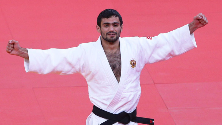 Arsen Galstyan celebrates