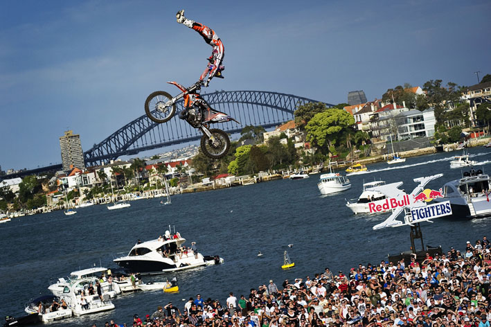 RED BULL X FIGHTERS SY_SHER_JM_0101