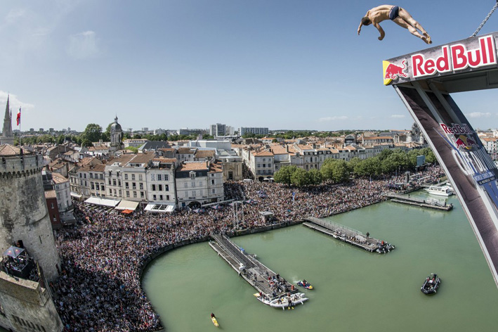 red-bull-cliff-diving-la-rosel