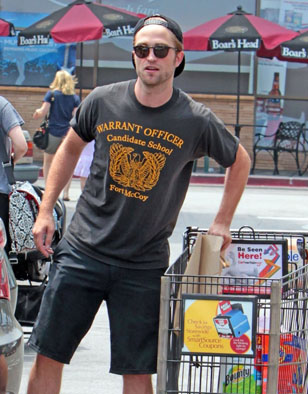 Robert Pattinson Shops