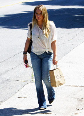 Hilary_Duff_2011