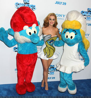 katy-perry_smurfette-dress-at-smurfs-premiere