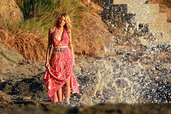 blake-lively-beach-savages6