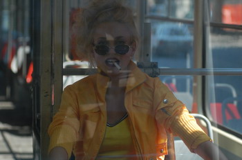 Nemam pojma ko je ova, al' vozi autobus plavi_voz_04