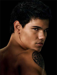 taylor_lautner_new_moon_shirtless_tattoo