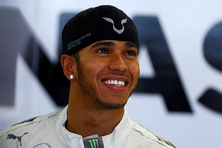 hamilton nasmejan Dan Istitene Getty Images Sport
