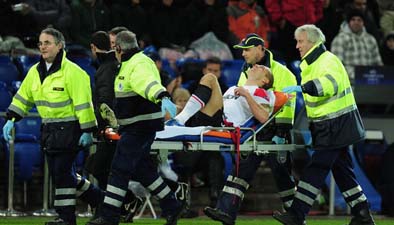 Nemanja_Vidic_nosila