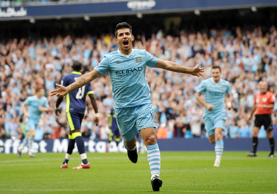 Sergio_Aguero_celebrates_goal_for_Man_City
