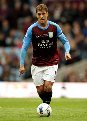 Stiliyan_Petrov_Aston_Villa