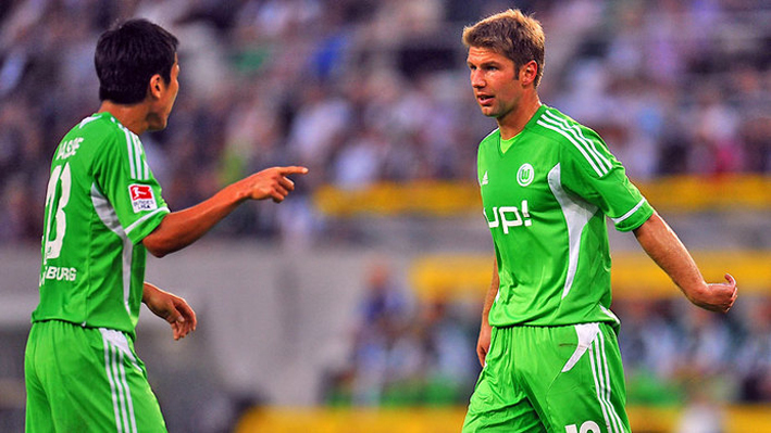 Thomas Hitzlsperger_right_hasebe_volfsburg