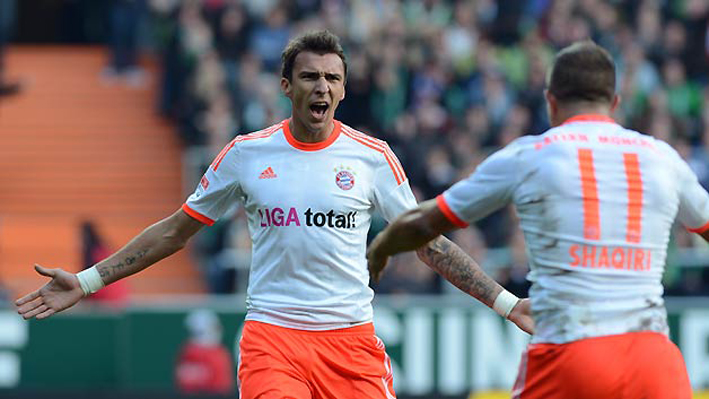 bre_fcb_jubel_mandzukic_628