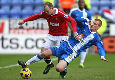 Wayne_Rooney_Ben_Watson_Wigan