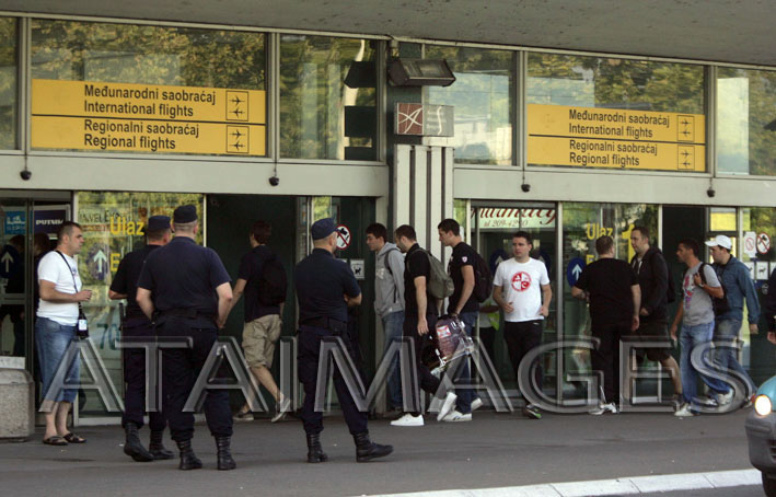 navijaci_letonija_aerodrom