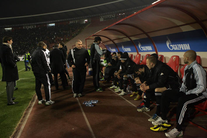 partizan_ostao_na_klupi