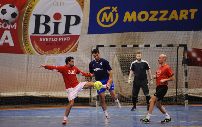 Ringier-KONTAL crveni - Pruga-Zeleznicari plavi - 1