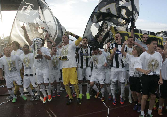 JSL PARTIZAN sampion012