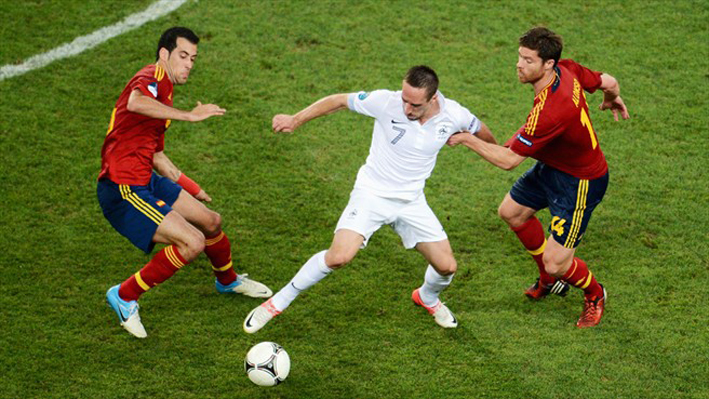 Franck Ribery (France) & Sergio Busquets, Xabi Alonso