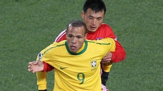 luis_fabiano_i_ri_jun_sev_koreja