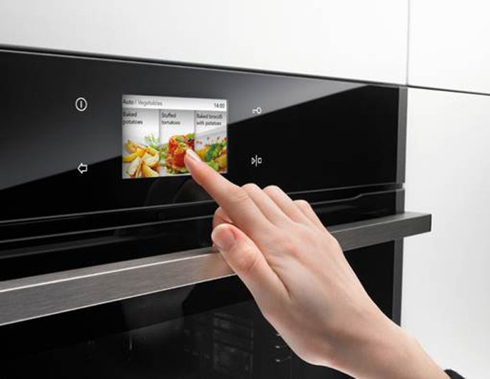 Gorenje rerna sa ekranom na dodir 1