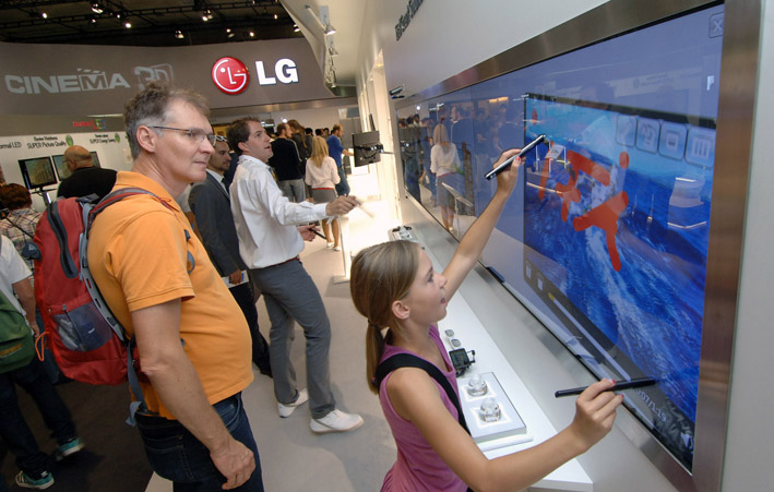 LG_IFA_2011_Pentouch_TV