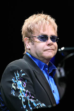 elton dzon arena jun 2010 2