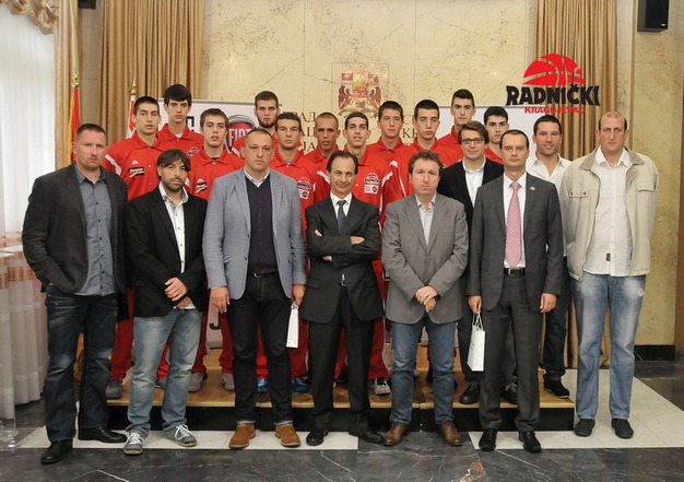 Fijat uz Radnički za opstanak kluba