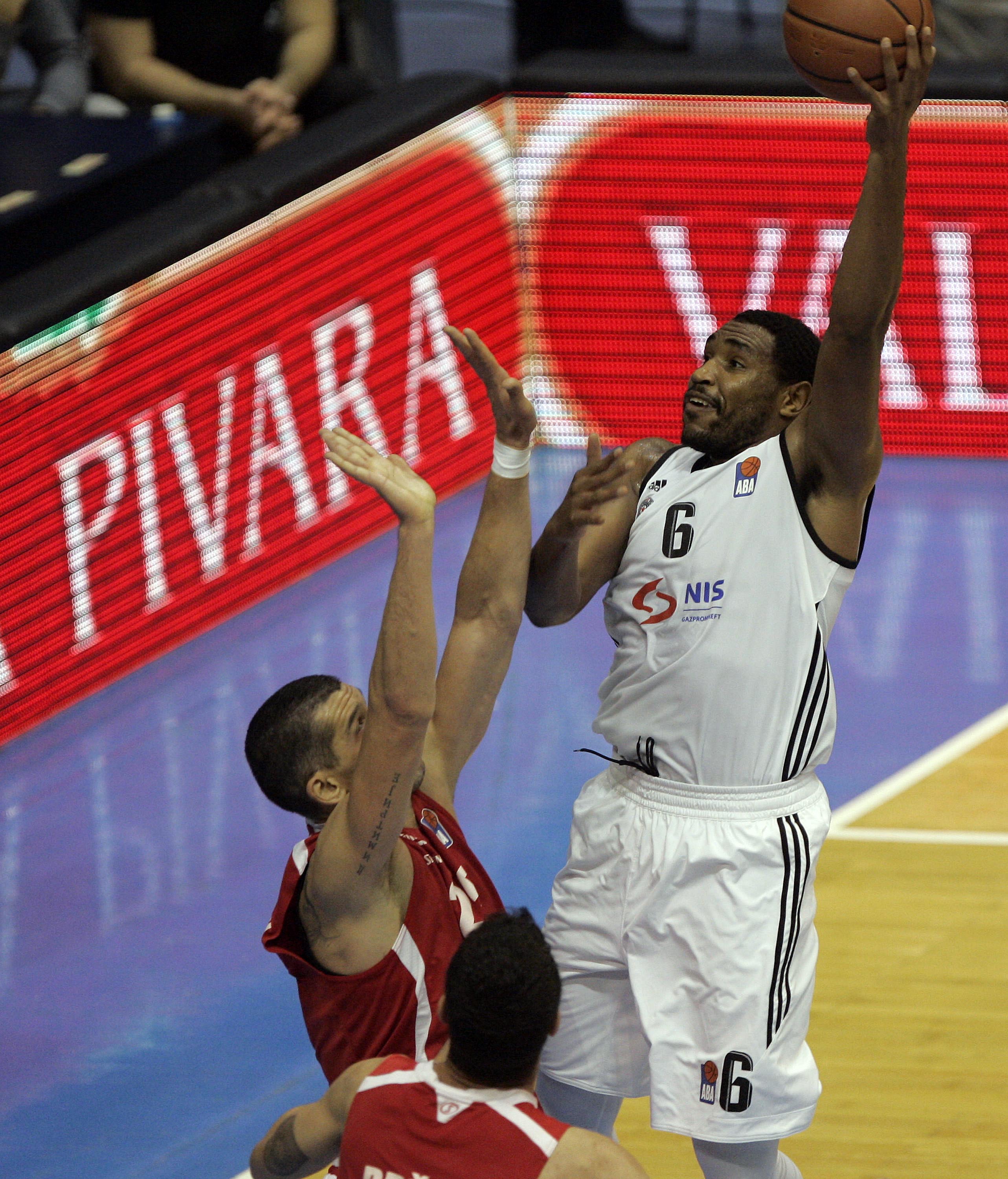 kevin jones partizan tajfun