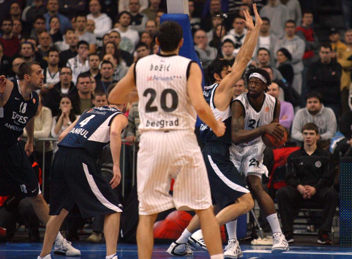 partizan_efes_arena