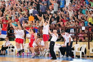 juniorke Srb slavlje klupa