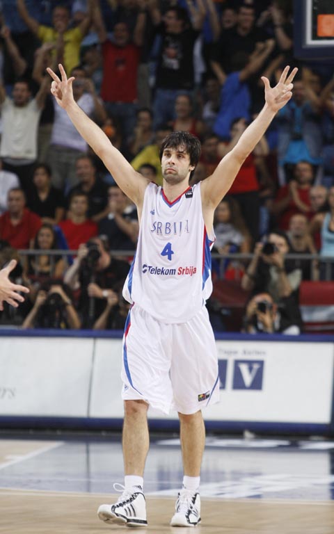 milos teodosic tri prsta cela