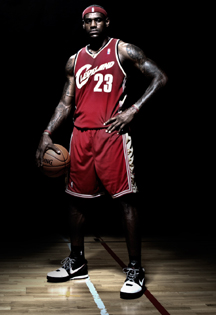 lebron-james-standing-nike