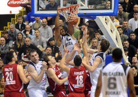 zakuvavanje_robertsa_part_zvezda_derbi