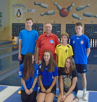 KAMP PREROV CUKVAS SA GRUPOM KOJU VDI U KAMPU