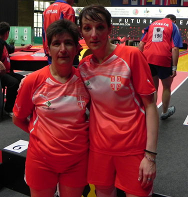 NEVENKA JOKOVIC PIONIR LEVO I NATASA SAVIC APATIN